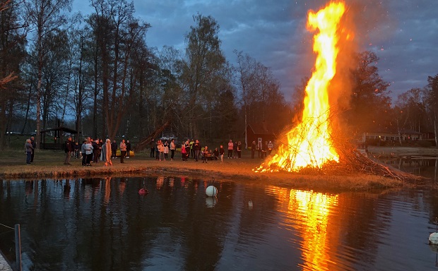 Majbrasa. Klicka fr en strre bild